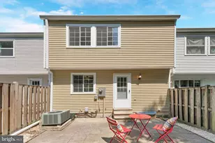 2038 Brooks Square Pl, Falls Church, VA 22043 - Photo 21