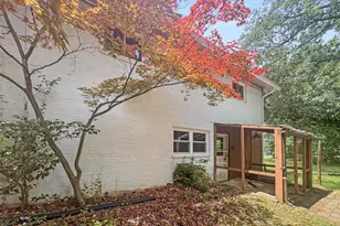 3905 Sulgrave Dr, Alexandria, VA 22309 - Photo 3