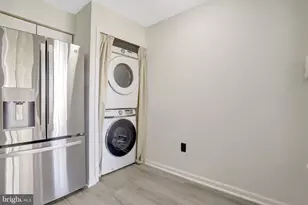 8627 Beekman Pl, Alexandria, VA 22309 - Photo 9