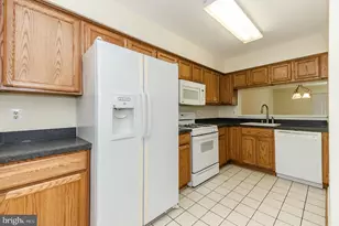 7589 Chrisland Cove, Falls Church, VA 22042 - Photo 7