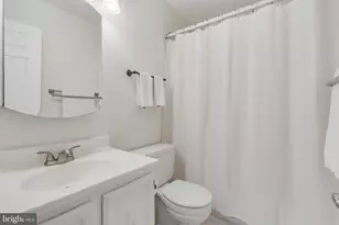 4825 Carriagepark Rd, Fairfax, VA 22032 - Photo 19