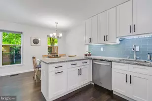 4825 Carriagepark Rd, Fairfax, VA 22032 - Photo 7
