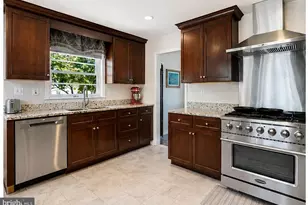 7215 Park Terrace Dr, Alexandria, VA 22307 - Photo 7
