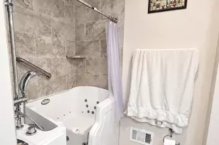 7215 Park Terrace Dr, Alexandria, VA 22307 - Photo 17