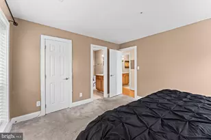 3175 Summit Square Dr, Oakton, VA 22124 - Photo 27