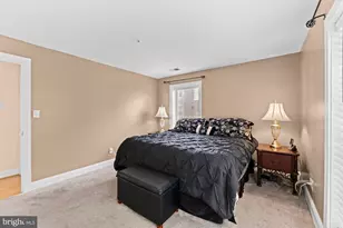 3175 Summit Square Dr, Oakton, VA 22124 - Photo 25