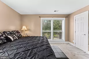 3175 Summit Square Dr, Oakton, VA 22124 - Photo 23