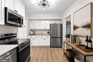 9713 Kings Crown Ct, Fairfax, VA 22031 - Photo 11