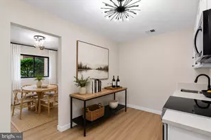 9713 Kings Crown Ct, Fairfax, VA 22031 - Photo 13