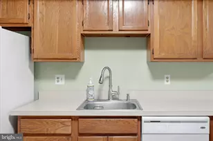 12014 Sugarland Valley Dr, Herndon, VA 20170 - Photo 27
