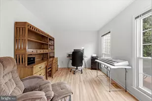 12014 Sugarland Valley Dr, Herndon, VA 20170 - Photo 9