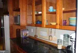 9001 Southwick St, Fairfax, VA 22031 - Photo 3