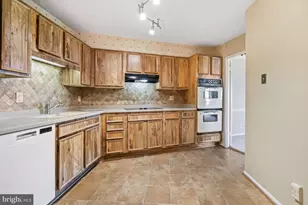 5903 Mt Eagle Dr, Alexandria, VA 22303 - Photo 29