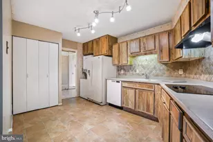 5903 Mt Eagle Dr, Alexandria, VA 22303 - Photo 27