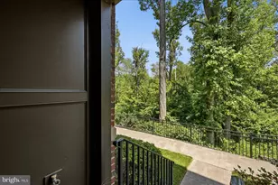 3169 Virginia Bluebell Ct, Fairfax, VA 22031 - Photo 3