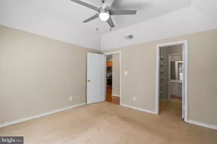 12151 Penderview Ln, Fairfax, VA 22033 - Photo 11