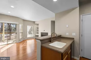 12151 Penderview Ln, Fairfax, VA 22033 - Photo 5