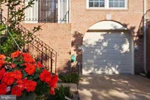 5529 Sully Lake Dr, Centreville, VA 20120 - Photo 3