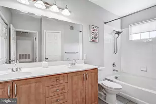 12120 Garden Ridge Ln, Fairfax, VA 22030 - Photo 7