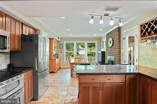 12715 Taustin Ln, Herndon, VA 20170 - Photo 13