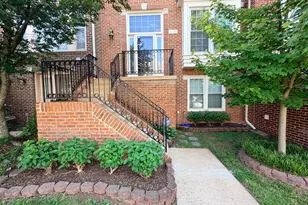 14609 Creek Valley Ct, Centreville, VA 20120 - Photo 3