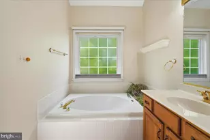 14609 Creek Valley Ct, Centreville, VA 20120 - Photo 23
