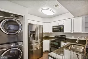 7012 Irwell Ln, Alexandria, VA 22315 - Photo 7
