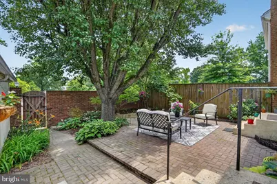 8532 Lakinhurst Lane, Springfield, VA 22152 - Photo 5