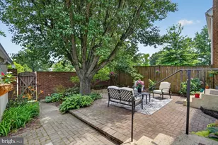 8532 Lakinhurst Ln, Springfield, VA 22152 - Photo 5