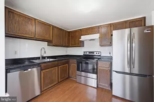 2915 Piney Grove Ct, Fairfax, VA 22031 - Photo 11
