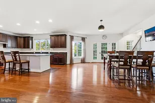 7101 Idylwood Rd, Falls Church, VA 22043 - Photo 13