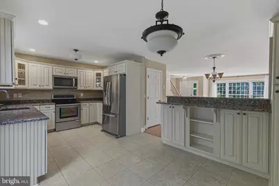 8144 Cliffview Avenue, Springfield, VA 22153 - Photo 9