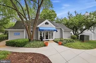 3178 Summit Square Dr, Oakton, VA 22124 - Photo 23