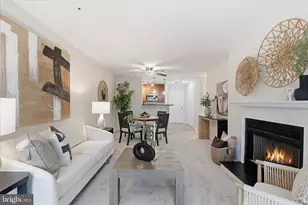 3178 Summit Square Dr, Oakton, VA 22124 - Photo 11