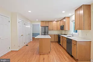 9404 Goldfield Ln, Burke, VA 22015 - Photo 13