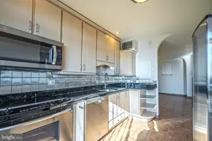 1800 Old Meadow Rd, McLean, VA 22102 - Photo 13