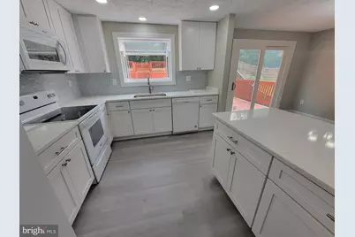 7598 Springfield Hills Drive, Springfield, VA 22153 - Photo 9