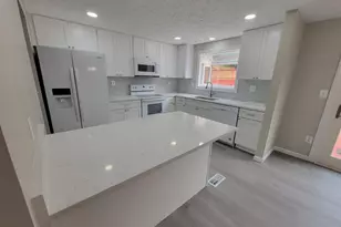 7598 Springfield Hills Dr, Springfield, VA 22153 - Photo 5