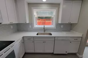 7598 Springfield Hills Dr, Springfield, VA 22153 - Photo 11