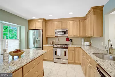 7868 Newport Glen Pass, Annandale, VA 22003 - Photo 5