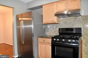 9011 Brook Ford Rd, Burke, VA 22015 - Photo 7