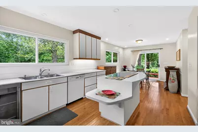 1003 Priory Place, McLean, VA 22101 - Photo 7