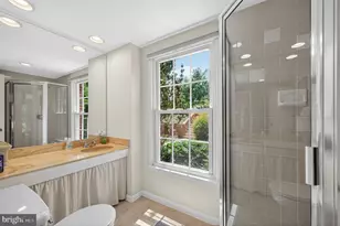 1003 Priory Pl, McLean, VA 22101 - Photo 25