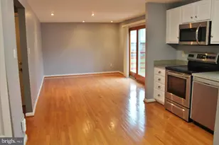 9400 Wrought Iron Ct, Fairfax, VA 22032 - Photo 7