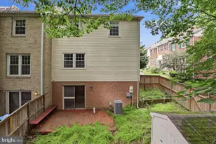 8086 Sleepy View Ln, Springfield, VA 22153 - Photo 7