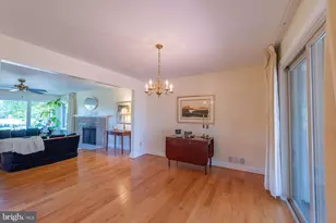 7041 Cindy Ln, Annandale, VA 22003 - Photo 9