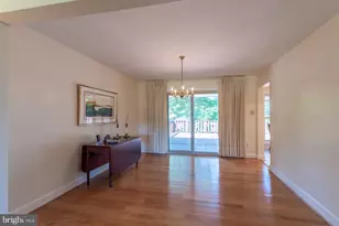 7041 Cindy Ln, Annandale, VA 22003 - Photo 7
