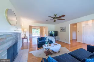 7041 Cindy Ln, Annandale, VA 22003 - Photo 5