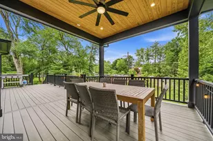 909 Myers Cir SW, Vienna, VA 22180 - Photo 27