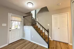 14421 Gringsby Ct, Centreville, VA 20120 - Photo 5